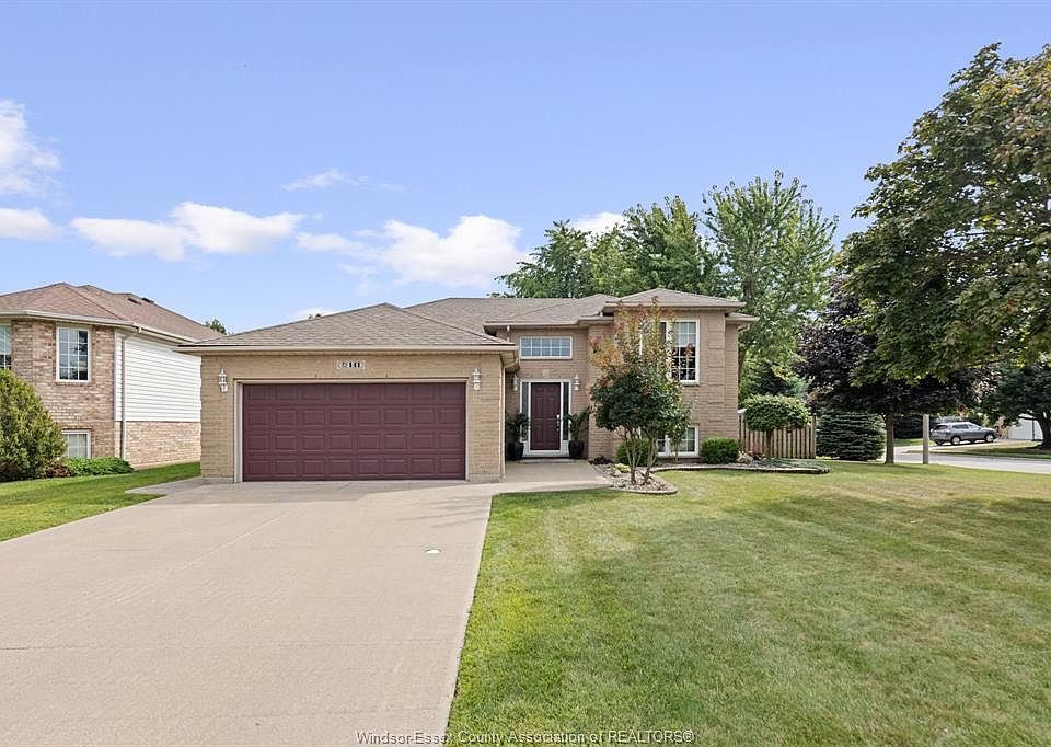 1st image of 141 Railway Ct