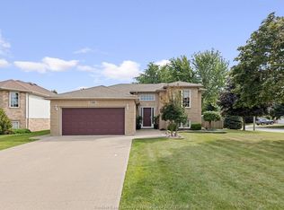 141 Railway Ct, Kingsville, ON N9Y3Z6