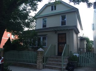 7022 70th St, Ridgewood, NY 11385
