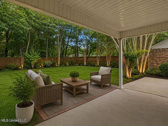 5th image of 12221 Breezeway Cir
