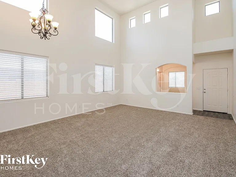 50 W Castle Rock Rd — Photo 4