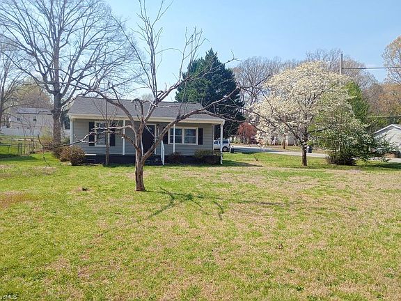 3rd image of 1825 Glenside Dr