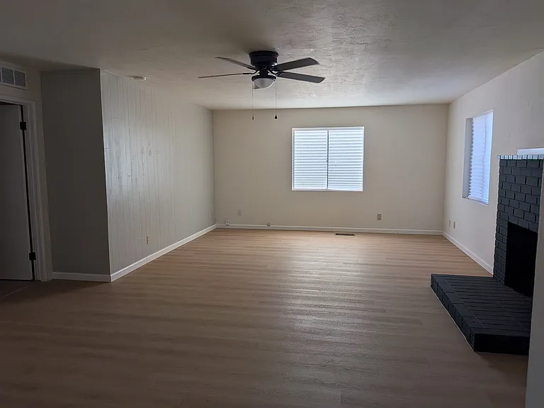 1716 N Cain St — Photo 5