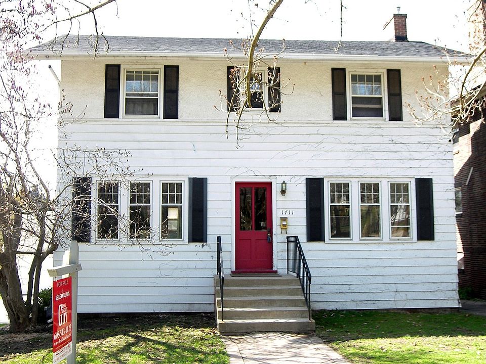 2nd image of 1711 Hoyt St