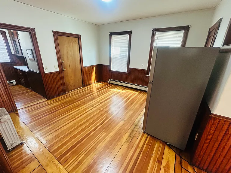 74 Carrington Ave #1 — Photo 4