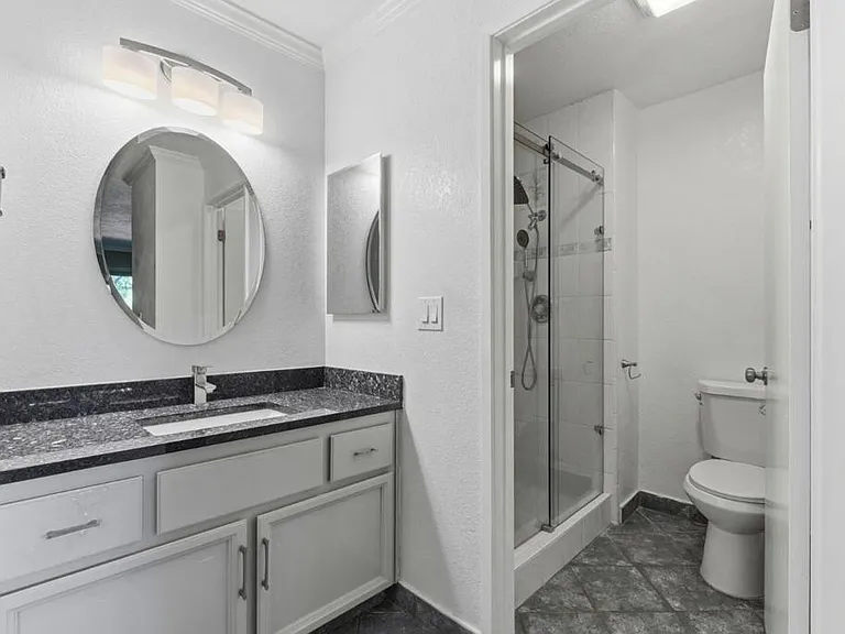 2504 La Terrace Cir — Photo 27