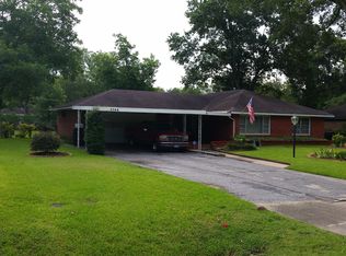 1748 Pine Village Dr, Houston, TX 77080