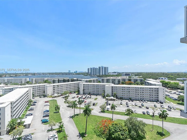 18031 Biscayne Blvd #1401 — Photo 40