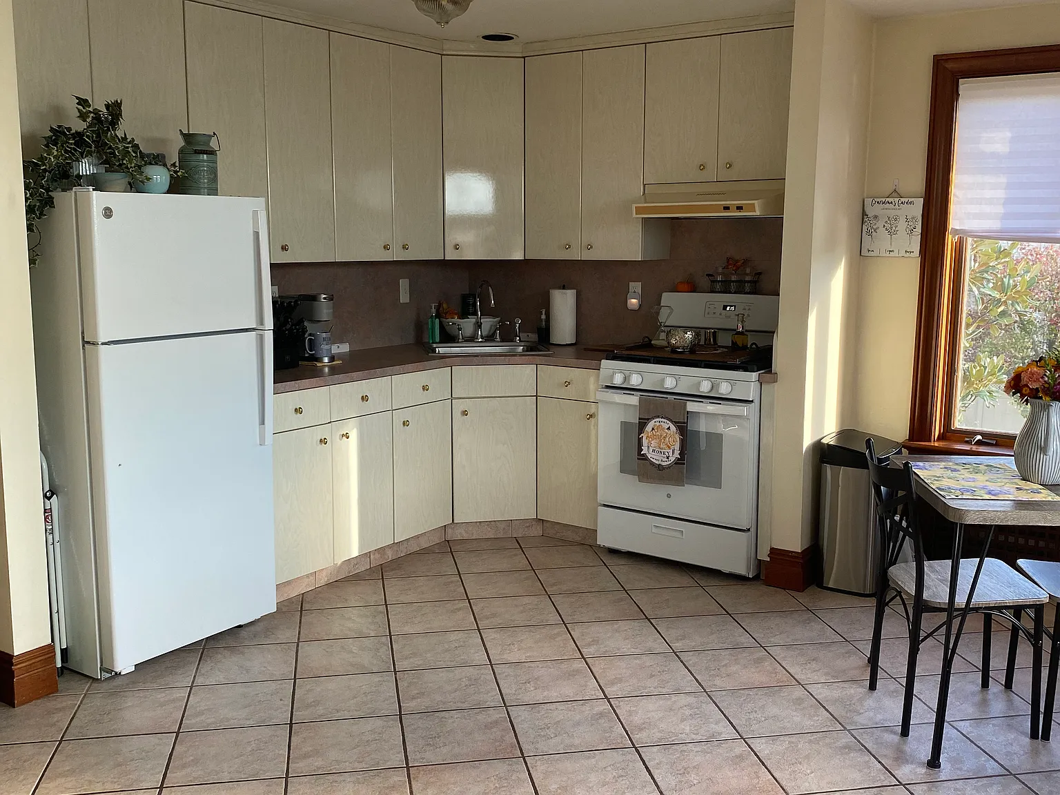 1 bed, 900 sqft, $1,800 — Photo 3