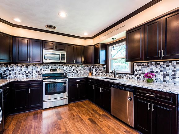 5th image of 1758 S Sierra Way