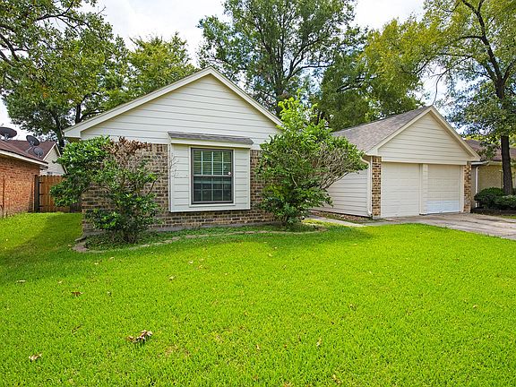 3rd image of 13418 Natasha Ln