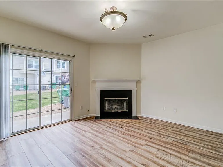 3285 Hidden Cove Cir — Photo 16