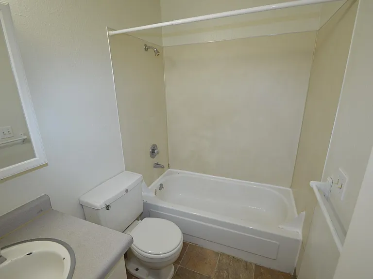20101-20109 66th Pl W #207 — Photo 6