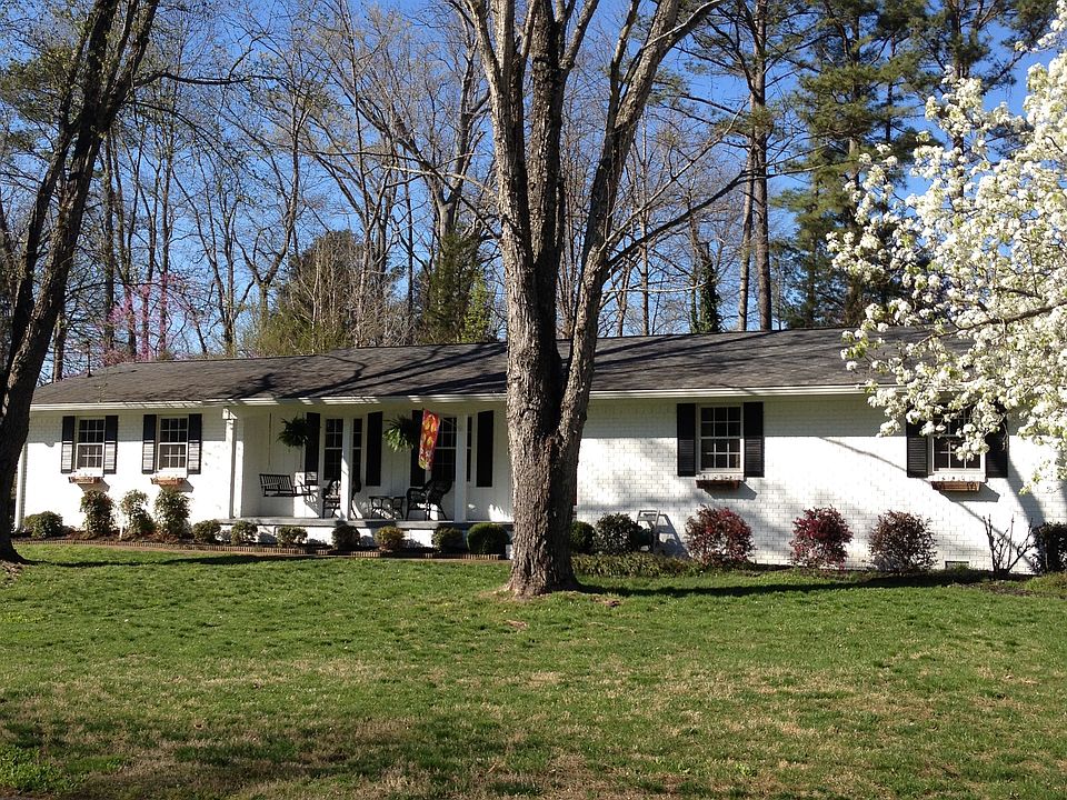 1st image of 565 Grand Dr NE