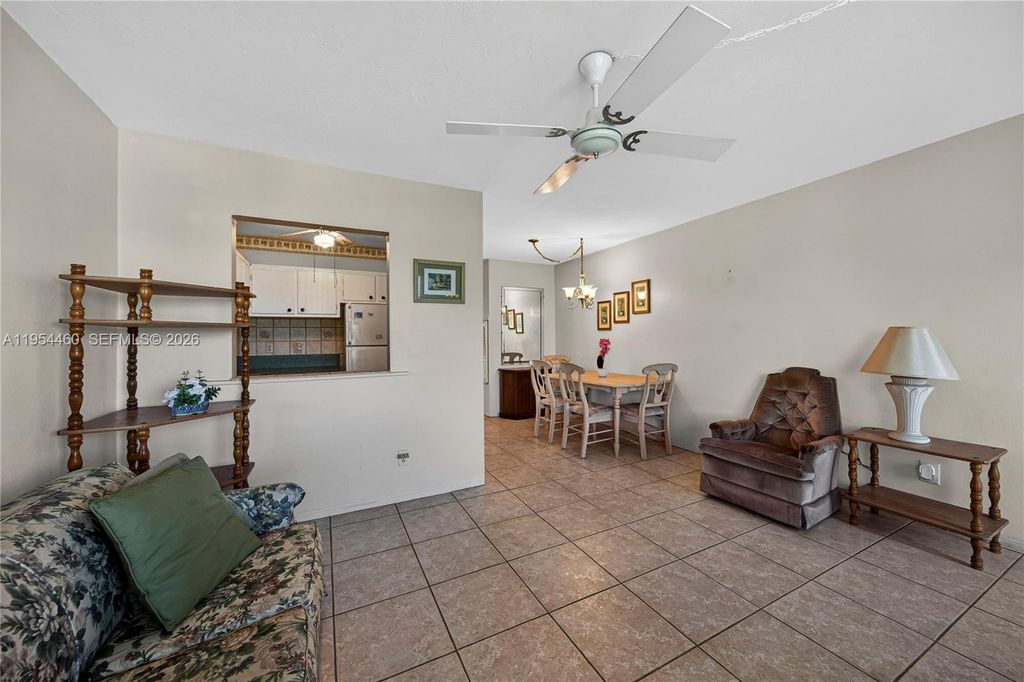 331 E McNab Rd APT 226, photo 8