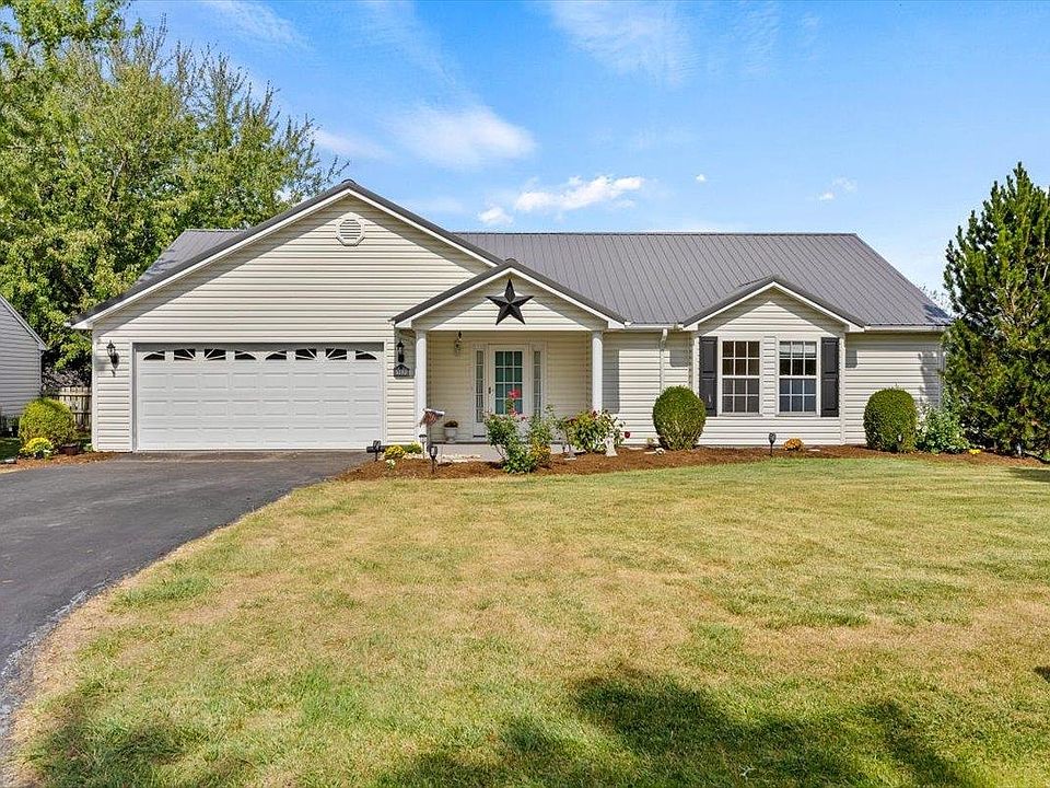 1st image of 32 Somerset Dr