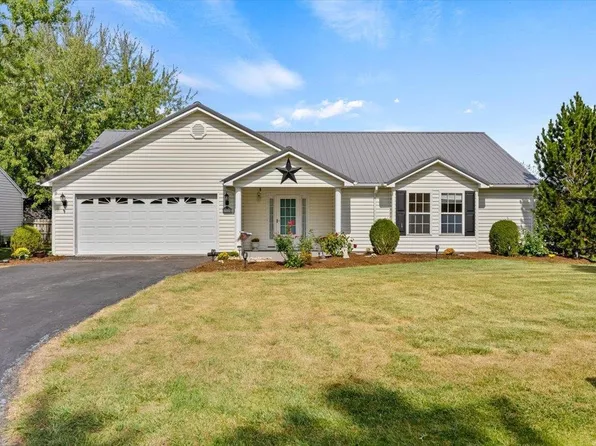 32 Somerset Dr, Weyers Cave, VA 24486