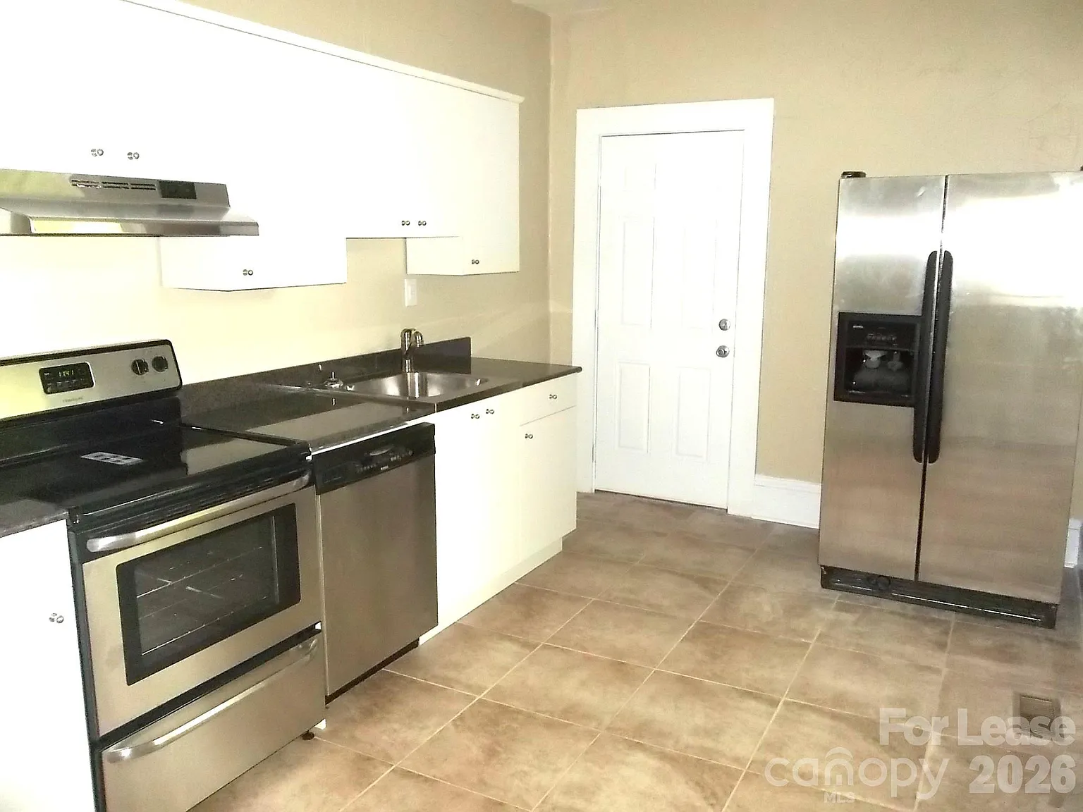 2 bed, 1.0 bath, $1,200 — Photo 3