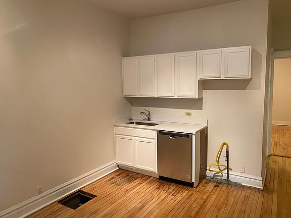 4th image of 1831 W Evergreen Ave #1R