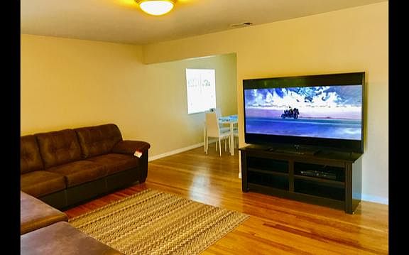 3rd image of 8845 Glider Ave