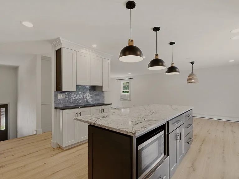 18 Waterman St — Photo 14