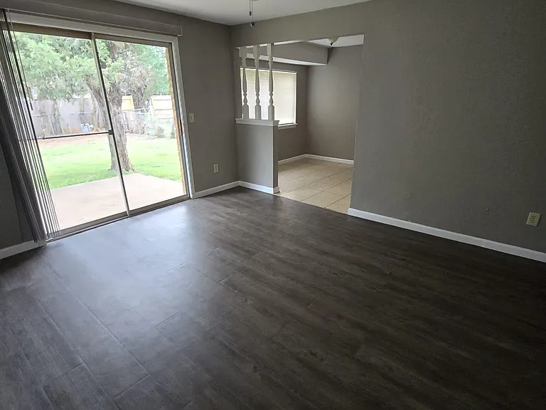 4516 SE 50th St — Photo 3