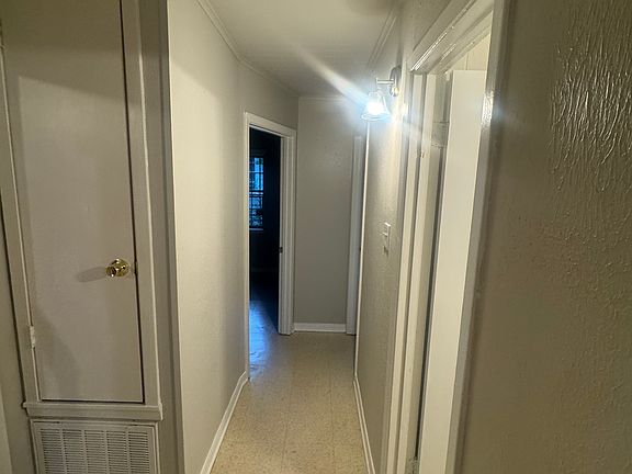 3rd image of 746 W 69th St