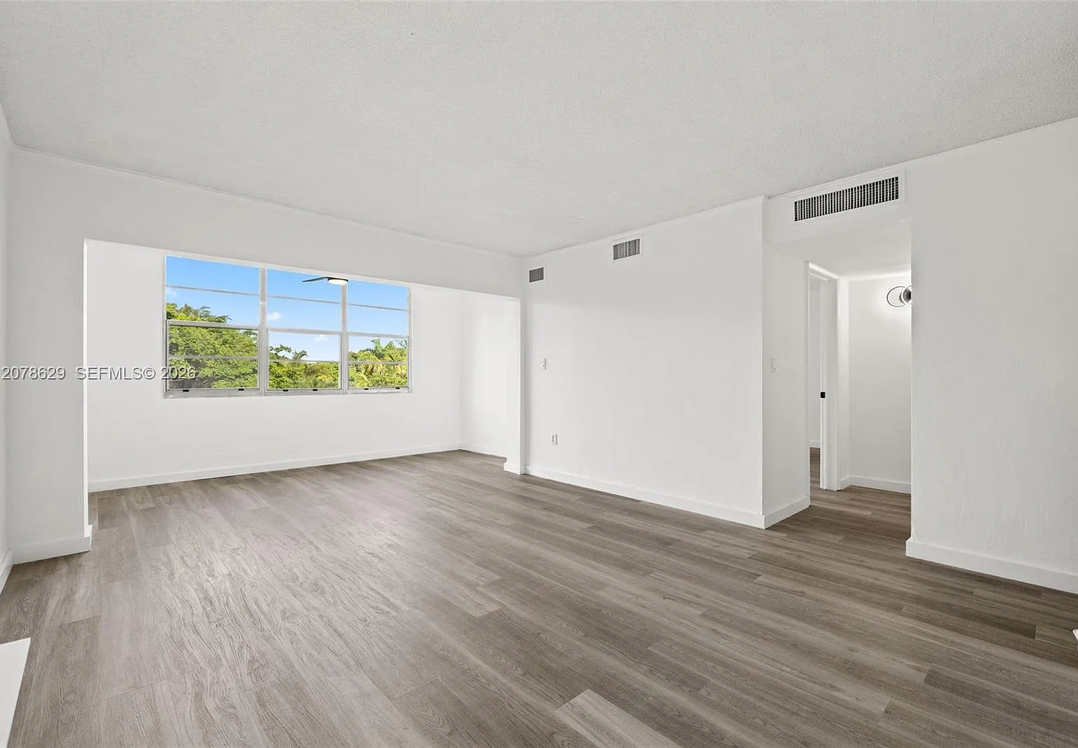 2 bed, 900 sqft, $2,500 — Photo 4
