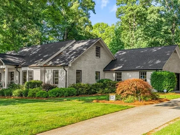 312 Willoughby Blvd, Greensboro, NC 27408