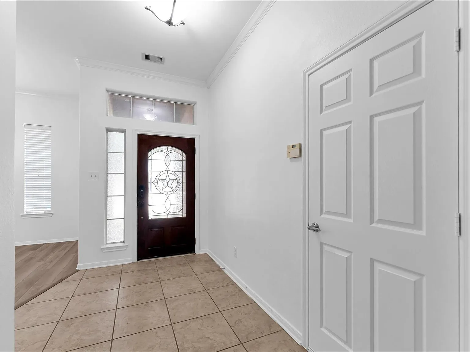 3 bed, 2.0 bath, 2148 sqft, $2,500 — Photo 3