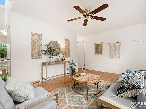4th image of 208 W 52nd St