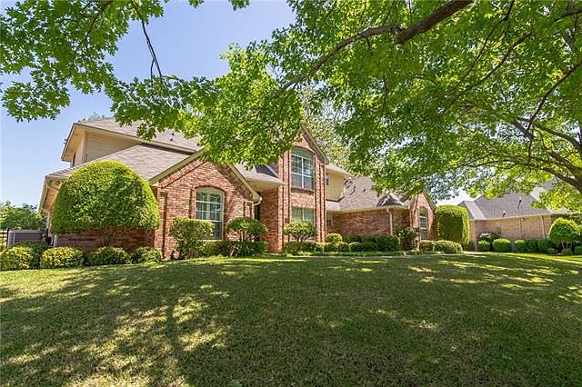 1st image of 923 Ironwood Dr