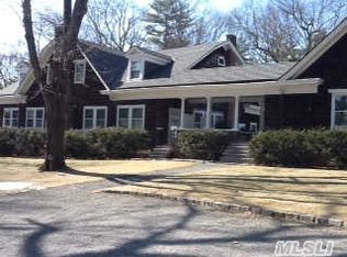 208 Wheatley Rd, Old Westbury, NY 11568