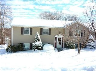 610 Cardinal Rd, Cortlandt Manor, NY 10567