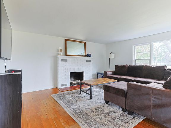 5th image of 55136 Sundown Rd