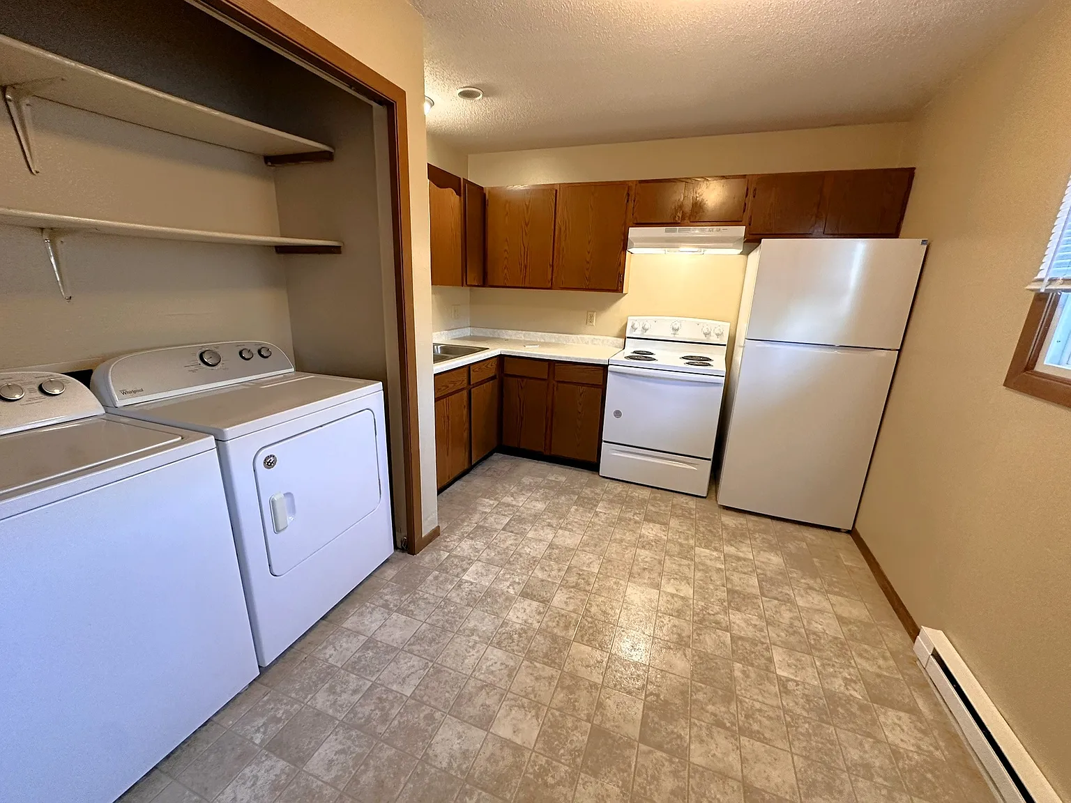 2 bed, $1,025 — Photo 4