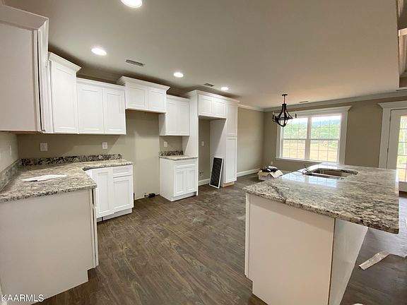 4th image of 1718 Millstone Dr