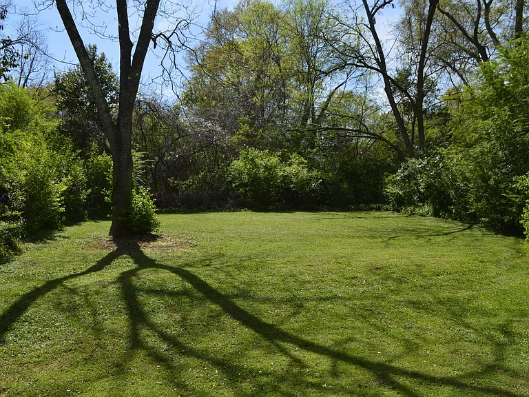 129 Westover Dr — Photo 11