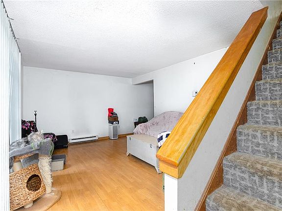 5th image of 1588 Main St APT 19