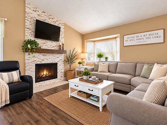 2nd image of 102 Davis Cir