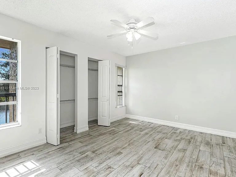 911 Twin Lakes Dr #3-N — Photo 24