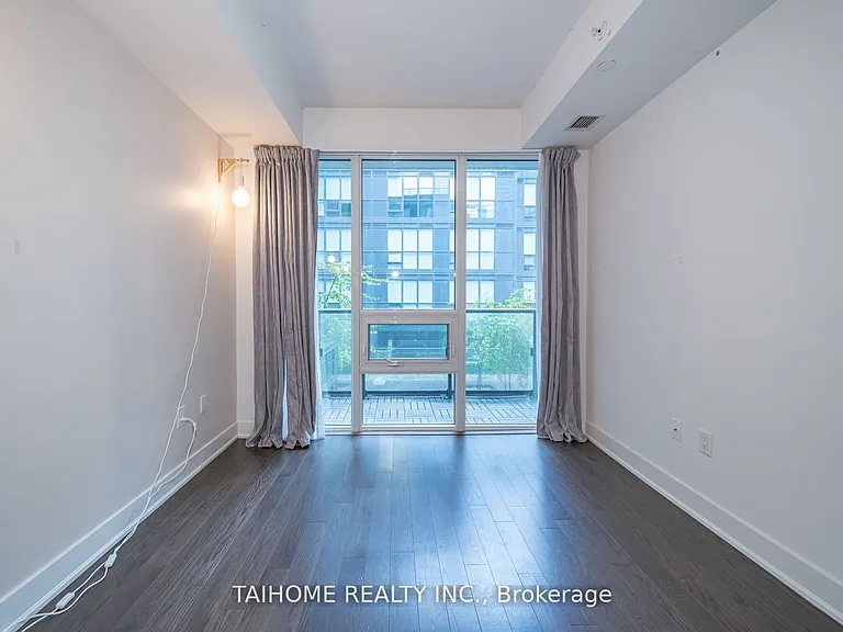 955 Bay St #307 — Photo 6