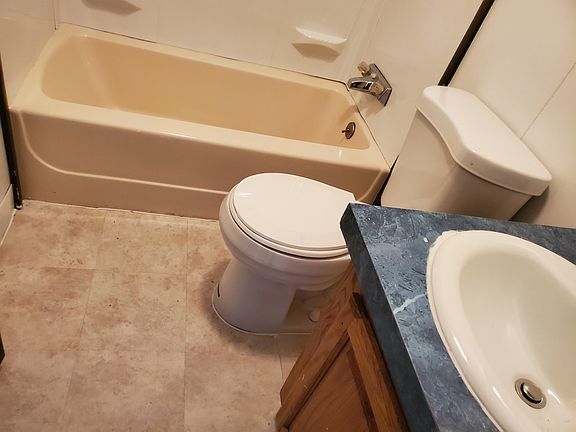 4th image of 152 Kentucky Dr