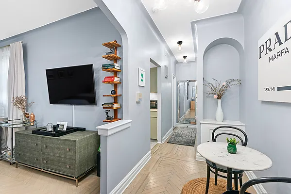 Sold by Compass | media 1