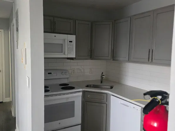 261 E Westfield Ave #1, Roselle Park, NJ 07204