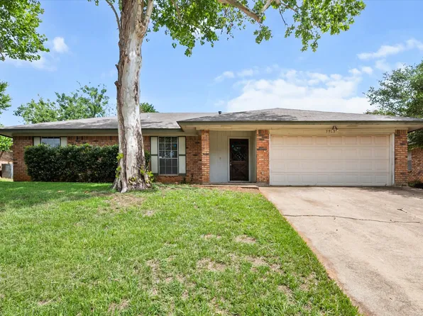5903 Spring Hill Ct, Arlington, TX 76016