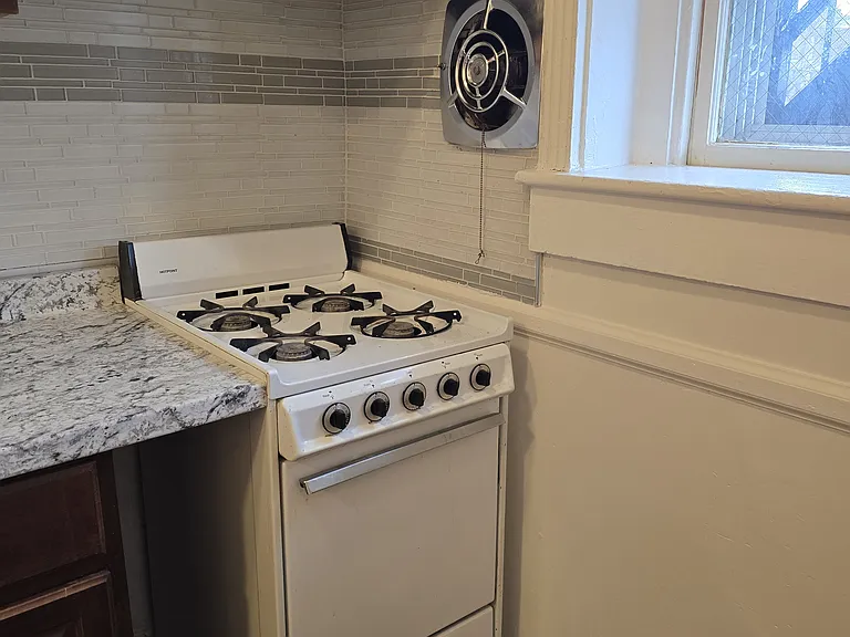 49 N West End Ave #3 — Photo 8