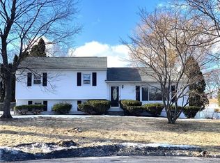 14 Congressional Dr, Newburgh, NY 12550