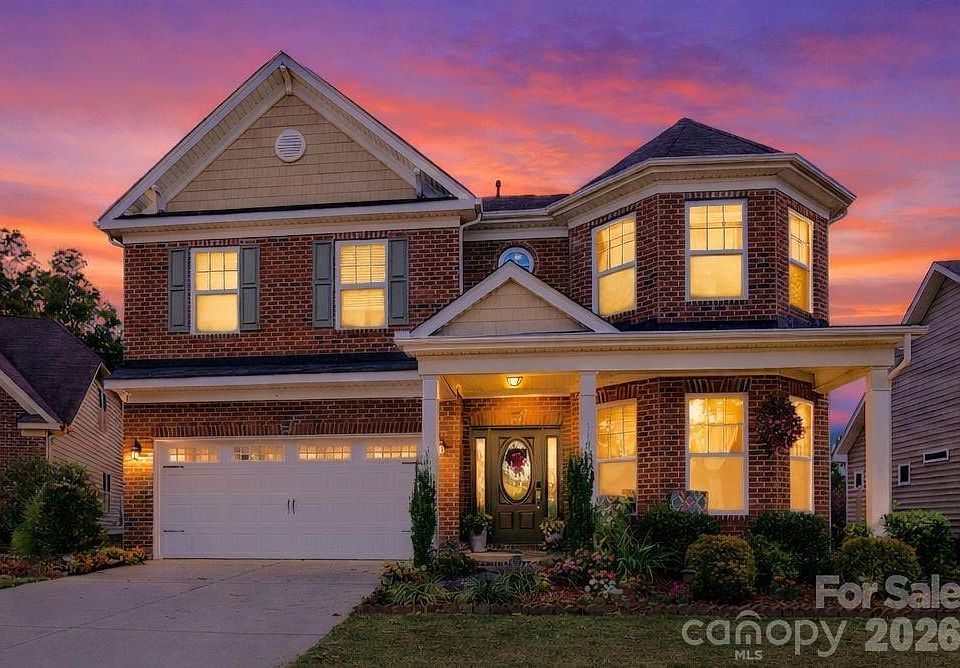 1st image of 318 Willow Tree Dr