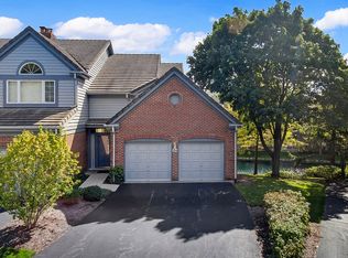 154 Easton Pl #154, Burr Ridge, IL 60527
